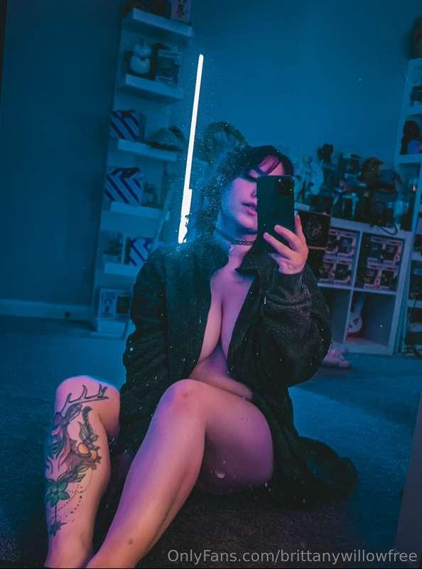 My vip page is on sale & I have some yummy content aka me su..