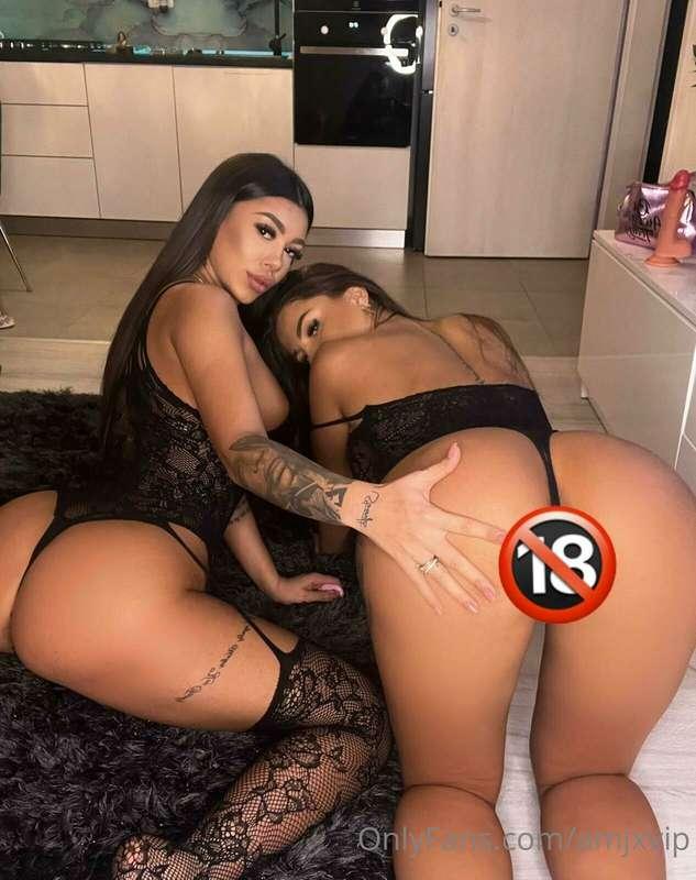 i love fishnet… our bodies look perfect in this fishnet💞💞 op..