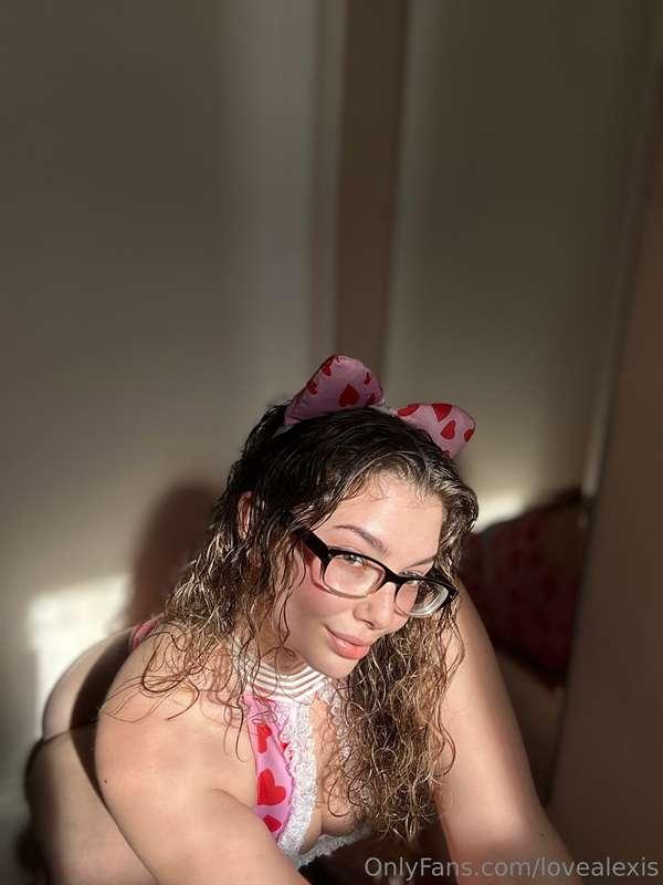 Roses are red violets are blue I’m horny but only for you 🥺