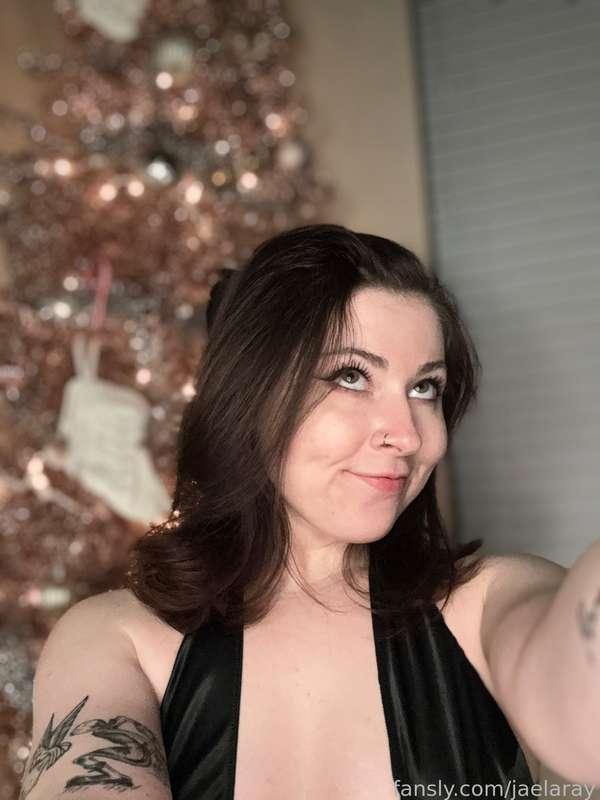 Christmas came early ;) and so can you 💋 

ALSO check out my Christmas sale going on RIGHT NOW AAAHHHH 🎉🎄😋

#fyp #christmas #lewd #pale #brunette #sale 