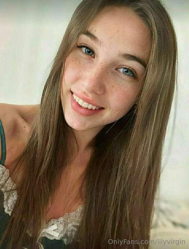 ⚠️The hottest student @aminashy 🌶just started her sex life a..