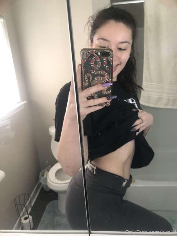 Yoga pants today 💪🏼