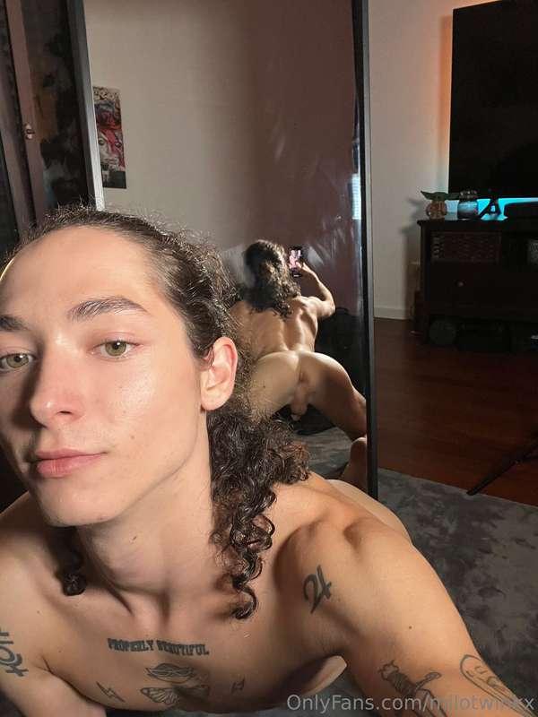 👀