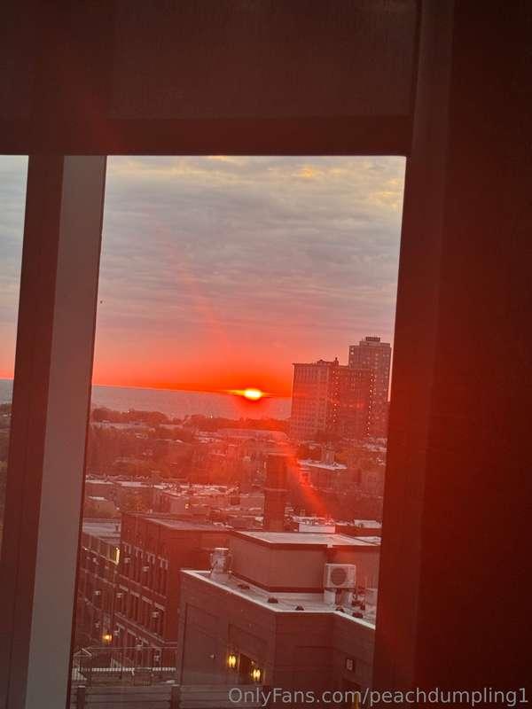 The sunrise this morning was nutzzzz also happy day lights s..