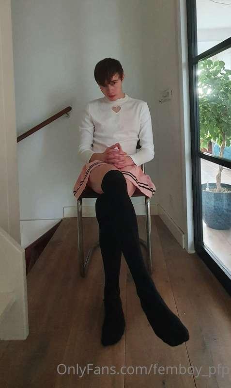 Normal femboy buisness. Hope people outside didnt see me whi..