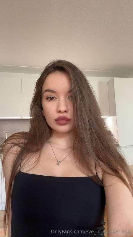 💦🥵💦 this pretty girl is always horny and knows how to make y..
