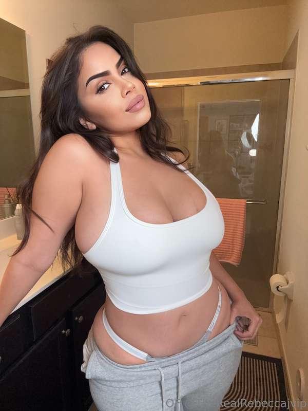 Don’t just stare… tell me what you’d do.😏