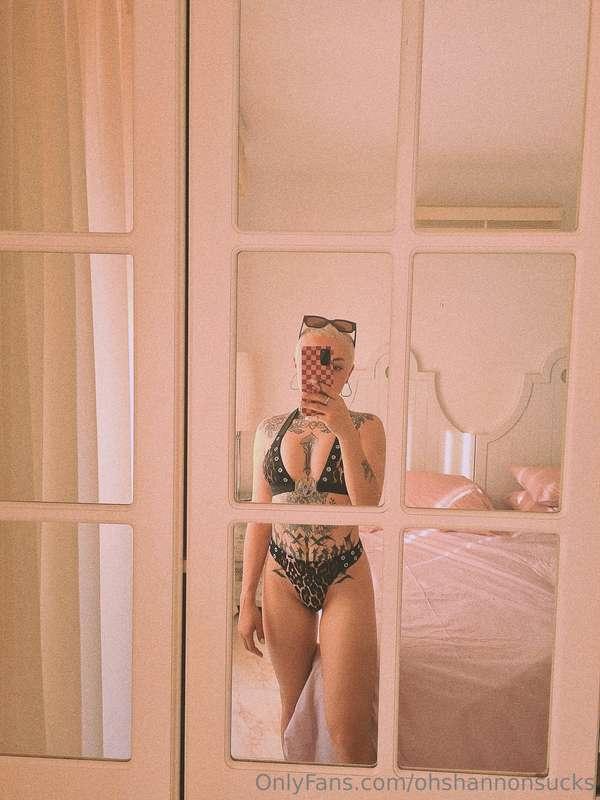 Wanna see my tan lines? 👀