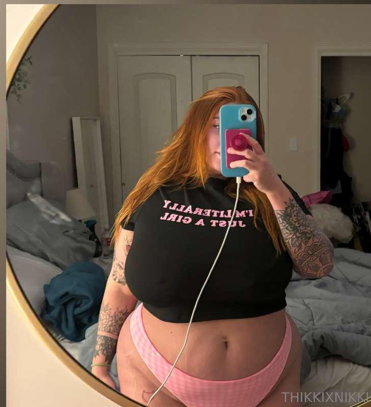 Rocking my favorite outfit with just a hint of skin💖