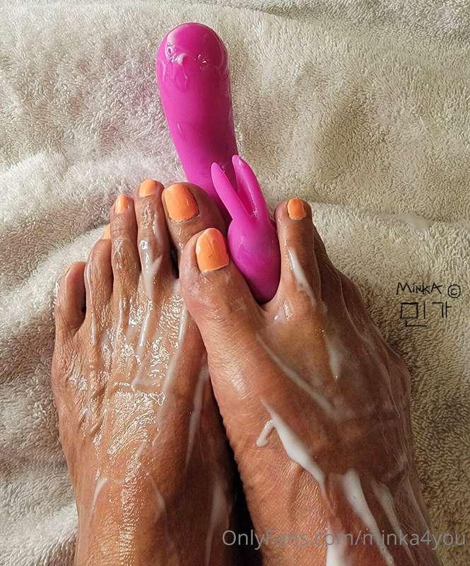 Somtime I youz mi toes XOXO