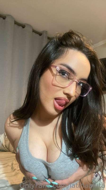 latinaakita image #0