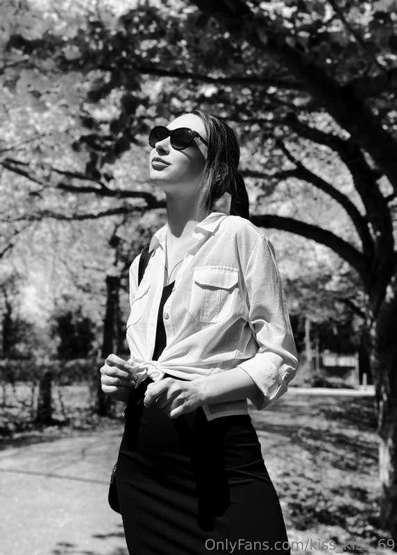 Do you like Black- White photos? its little magic😏