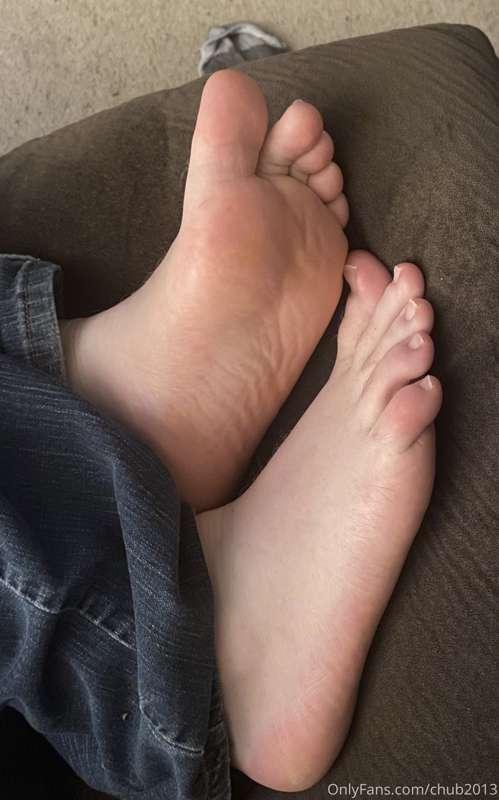 For those feet lovers out there here ya go