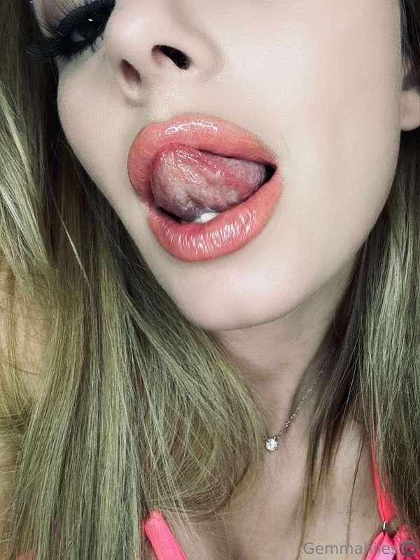 IT'S WANKING WEDNESDAY!!! 🍆 Tip $18 and receive a surprise b..