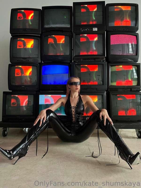 All leather everything 🖤
