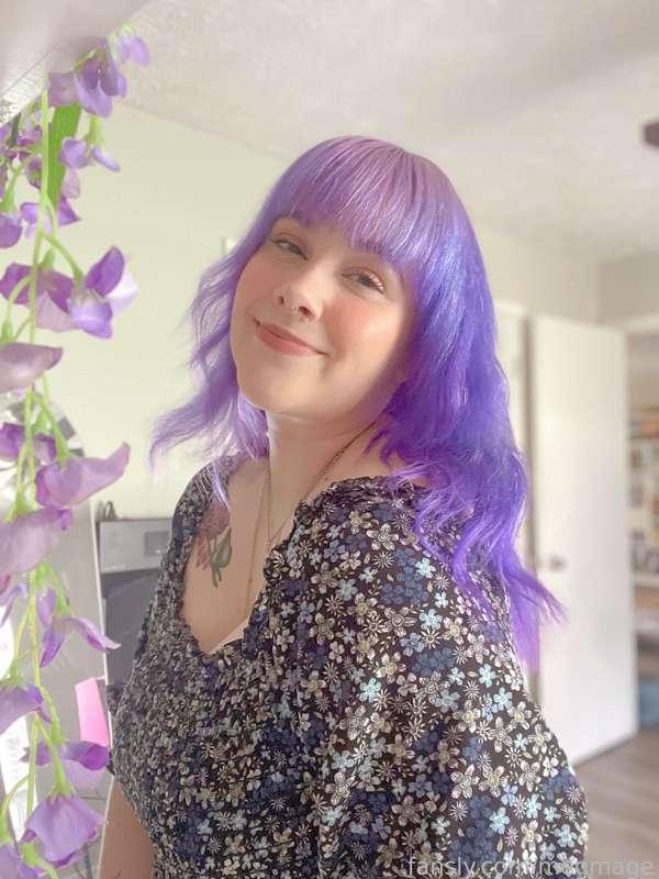 I am really vibing with this purple hair! 💜😈🍇🪻

And as promised, here’s the same shirt from a older set I posted recently. I think I’m going to buy more corset/bustier tops 🥰