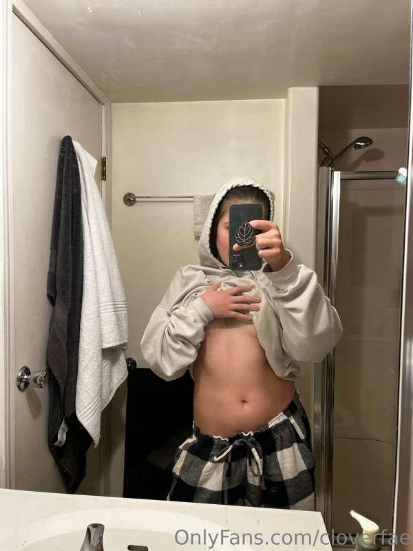 Happy Monday! I just wanna stay in bed all day. Who’s in?