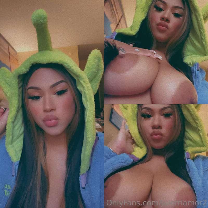 (Late) Titty Tuesday💚