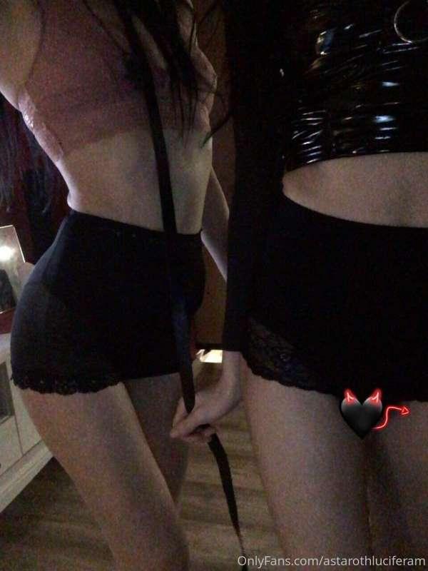 @lilithdiablo 
With my naughty twin 🖤😈😈😈
Send tip and say wh..