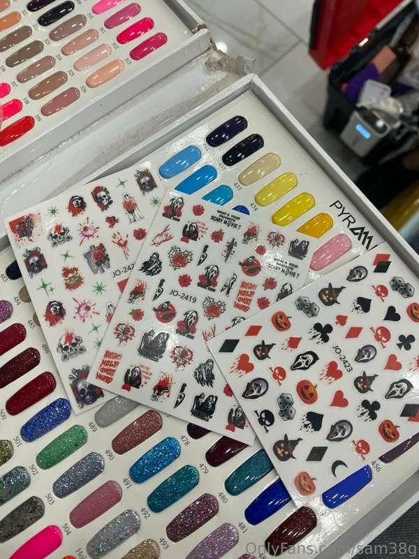 Trying to decide red or pink nails and toe nails. I know red..