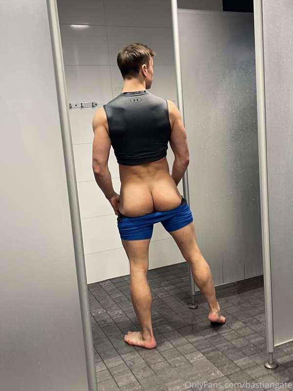 What am I doing in the shower with my clothes “on”😂💦 😘 (It’s..
