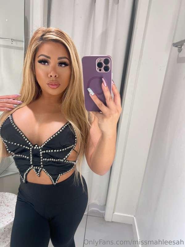 Should I get this top?🦋