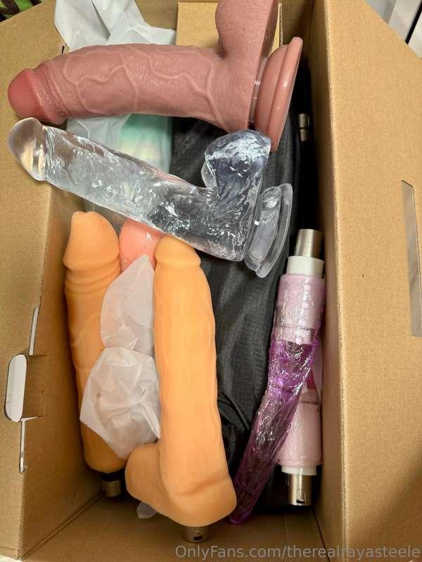 Had to get a new fuck machine and I got all these new dildos..