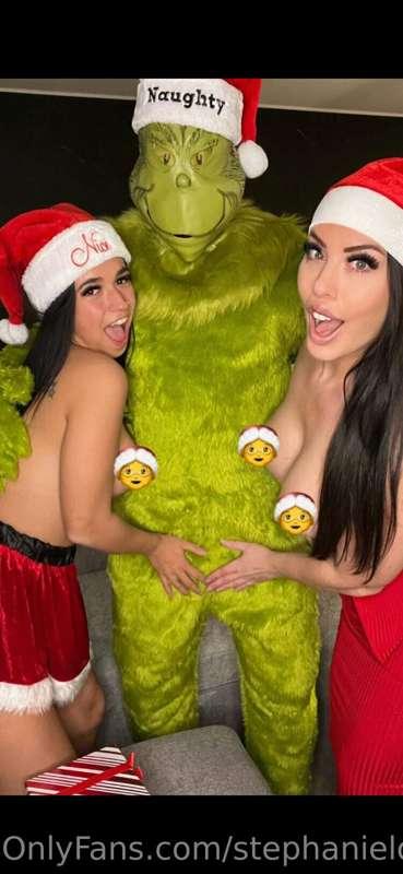 Grinch blow job 👄🍆👄

Le Grinch voulait détruire Noël!!! Mais..