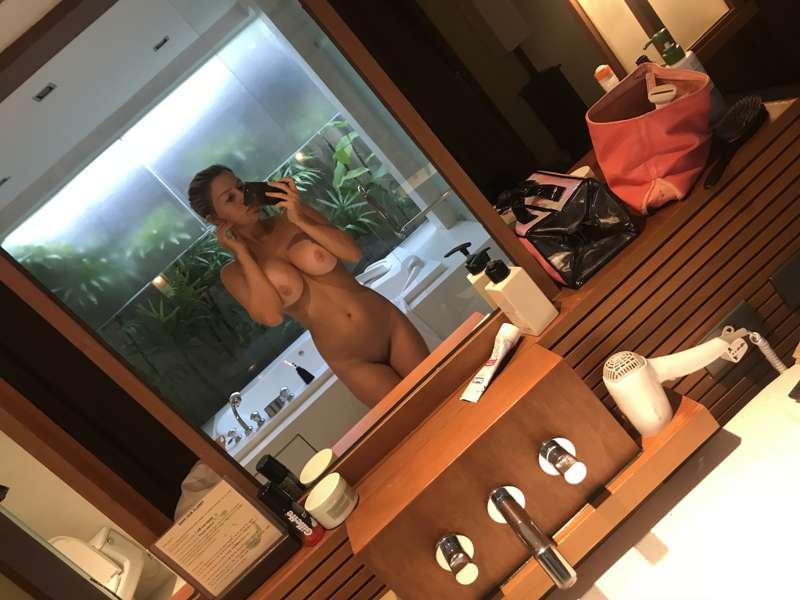 Final nudes in Thailand! 🤙🏻💧