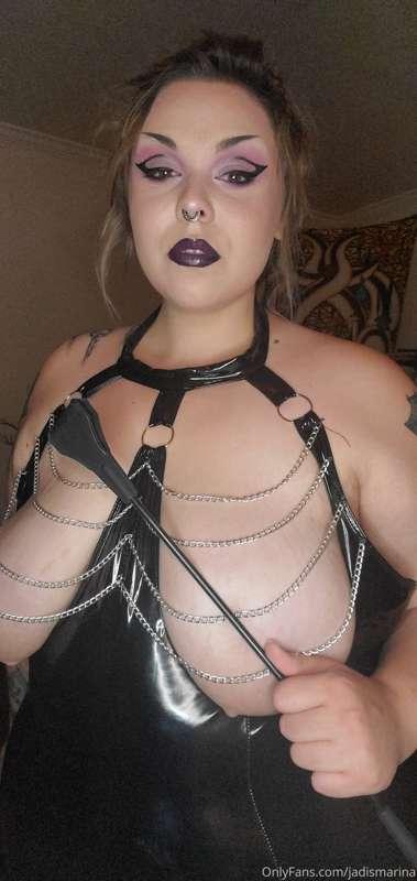 Good boy. Now you may lick my pussy 😉😚