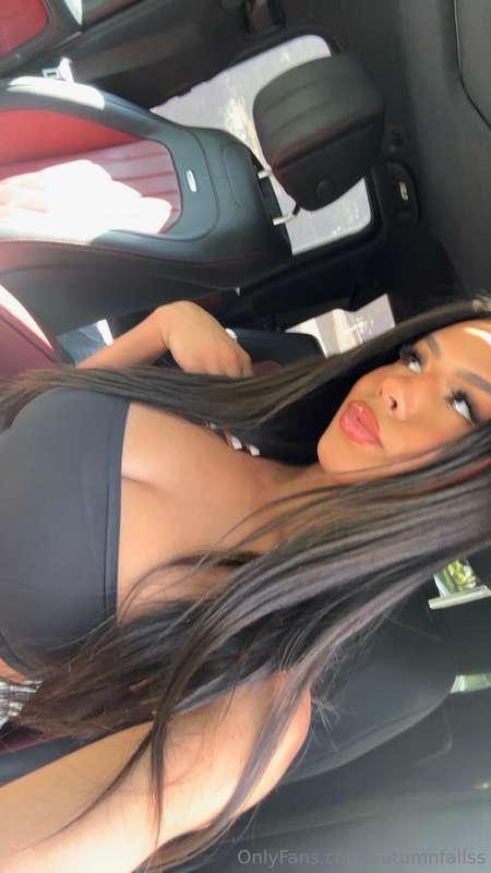 looks while riding in style 🚘🔥👉 https://onlyfans.com/autumnf..