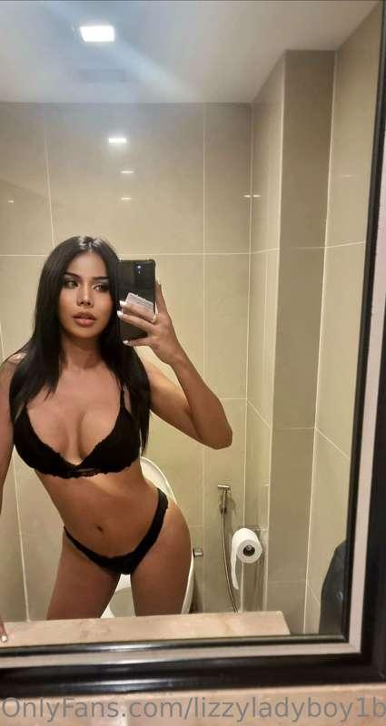 want to have fun in the bathroom with me?