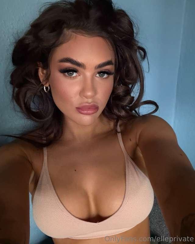 Would you cum on this face 💦
