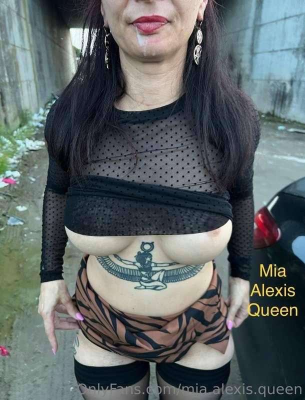 mia.alexis.queen image #2