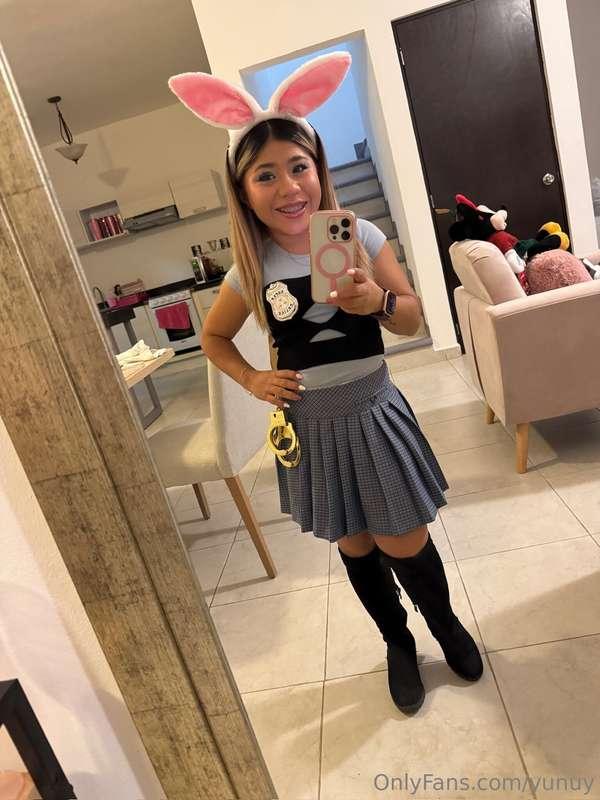 Thoughts on my Halloween outfit? 😇