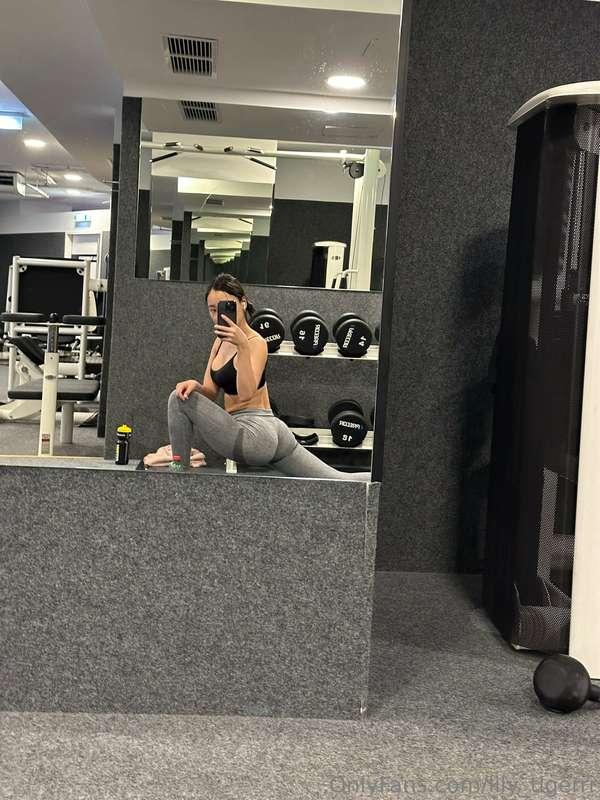 lily_tigerrr image #2