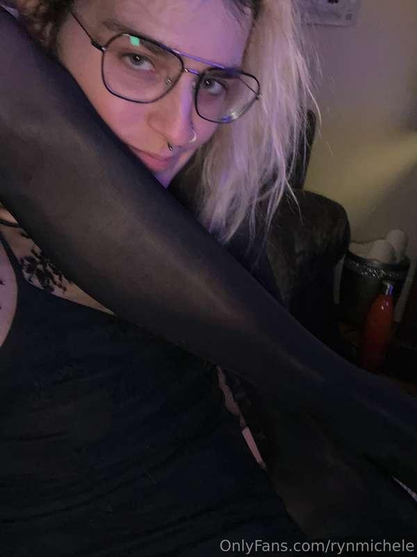 A little tied up tonight 🫦