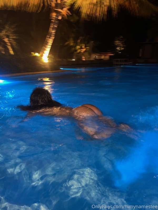 wanna skinny dip with me?