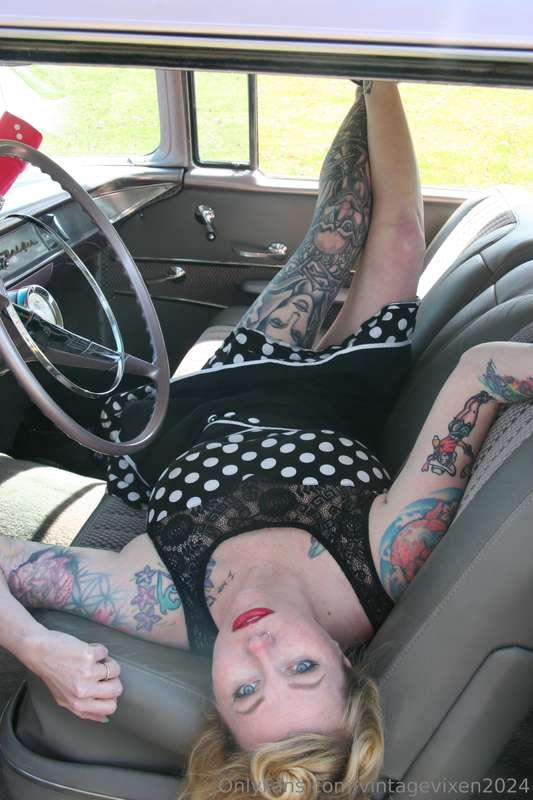 Fun shot from a recent photo shoot I had…these seats are awf..