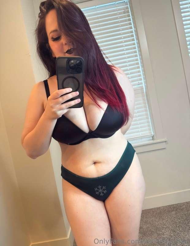 This is a cute outfit but you should see what’s under it ;) 