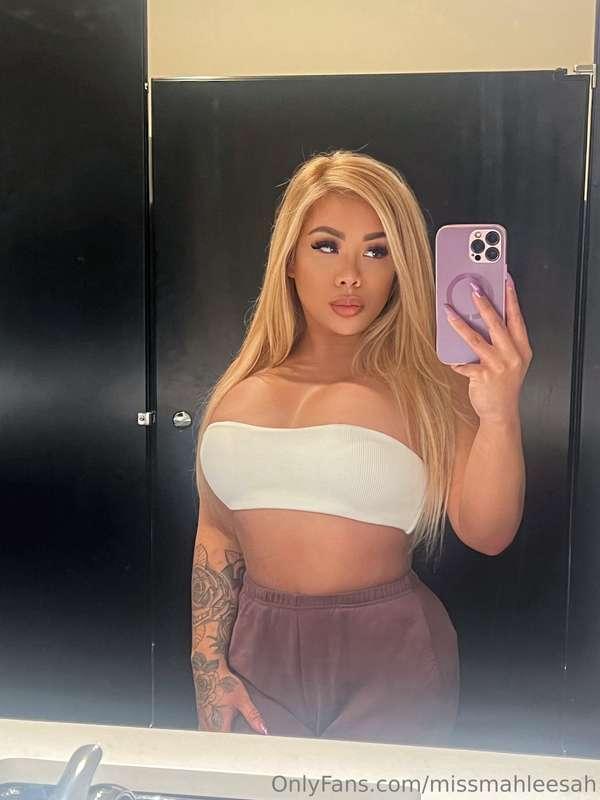 I’m horny 🥺 like if you want to help me 🤍