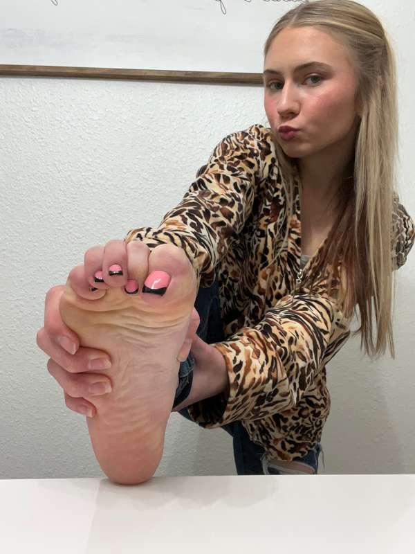 blondies_toes image #4