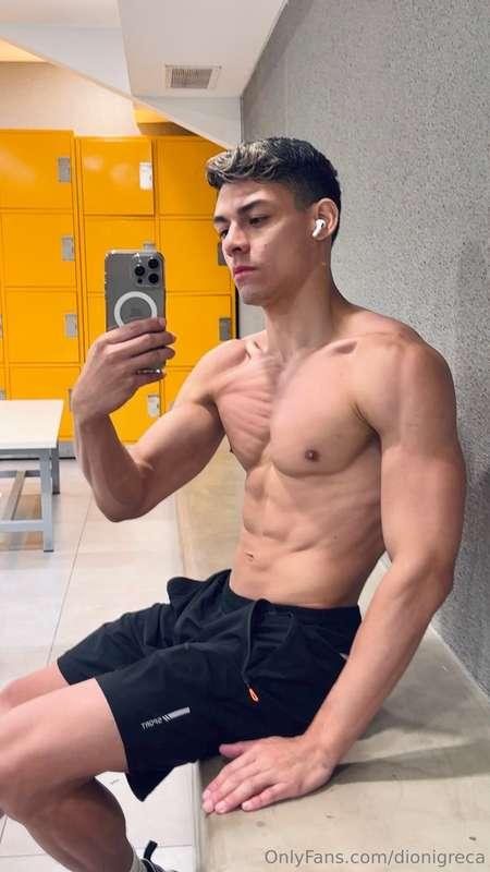 I'll share a day of my training with you, baby 🫣💪🏻😘Tell me a..