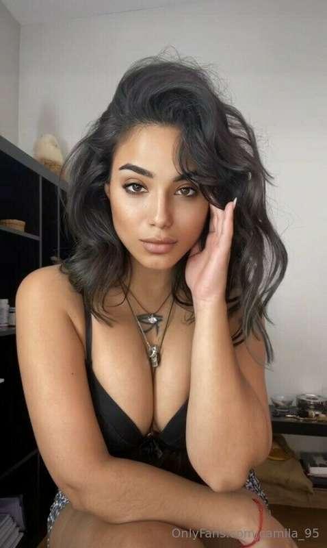 camila_95 main image