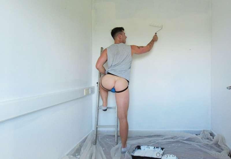 I wonder… can I paint this entire room with a plug in my pus..