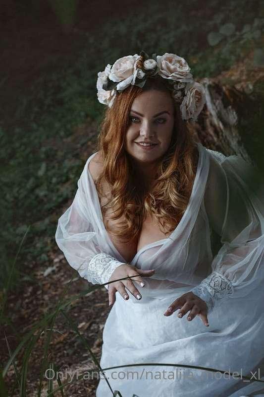 🤍😘petite bride waiting for you in DM to share something😈