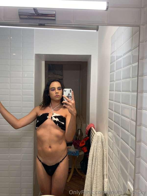 yoursissyvicky image #2