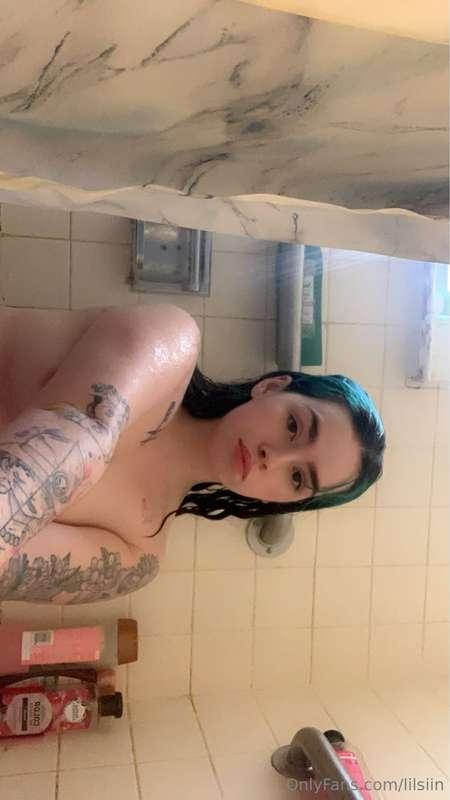 Trynna show you all of me  Dm so you can see more 👀😳