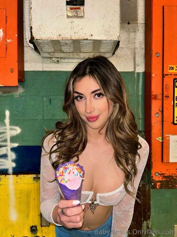 Imagining this ice cream is something else... 👅