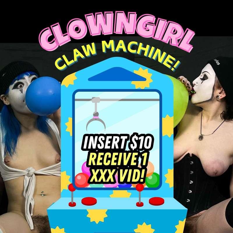 Everyone's a winner when it comes to 🤡 𝑪𝑳𝑶𝑾𝑵𝑮𝑰𝑹𝑳 𝑪𝑳𝑨𝑾 𝑴𝑨𝑪𝑯𝑰𝑵𝑬! 🤡 

How to play... simply insert $10 into our Clowngirl Claw Machine by tipping on this message and I will send you one full length XXX clown video from our library!

Maximum 10 insertions per player! (hehe)

Tip to play and then check your DMs!

💋
Belle

#fyp #clown #clowngirl #balloons #game #games #clawmachine #corset #topless #mimes #mimefetish #fetish #win @cute_bean_ting @blaire_game
